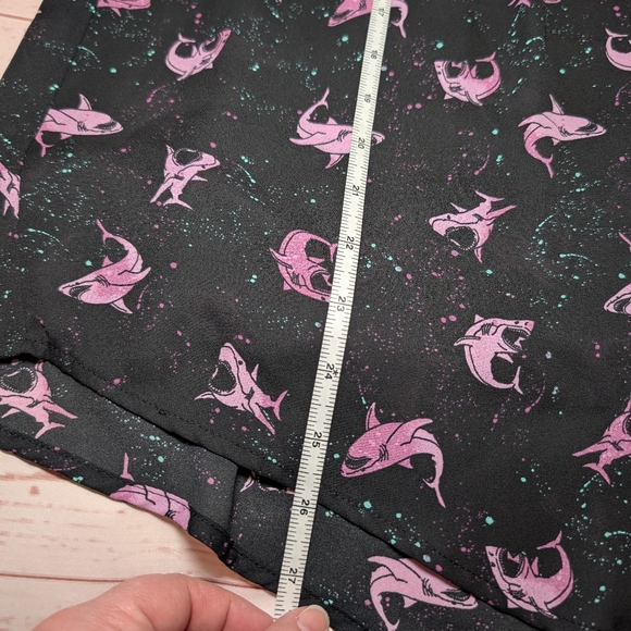 Like New Torrid Universal Jaws Georgette Blouse Shark Print - Picture 10 of 11